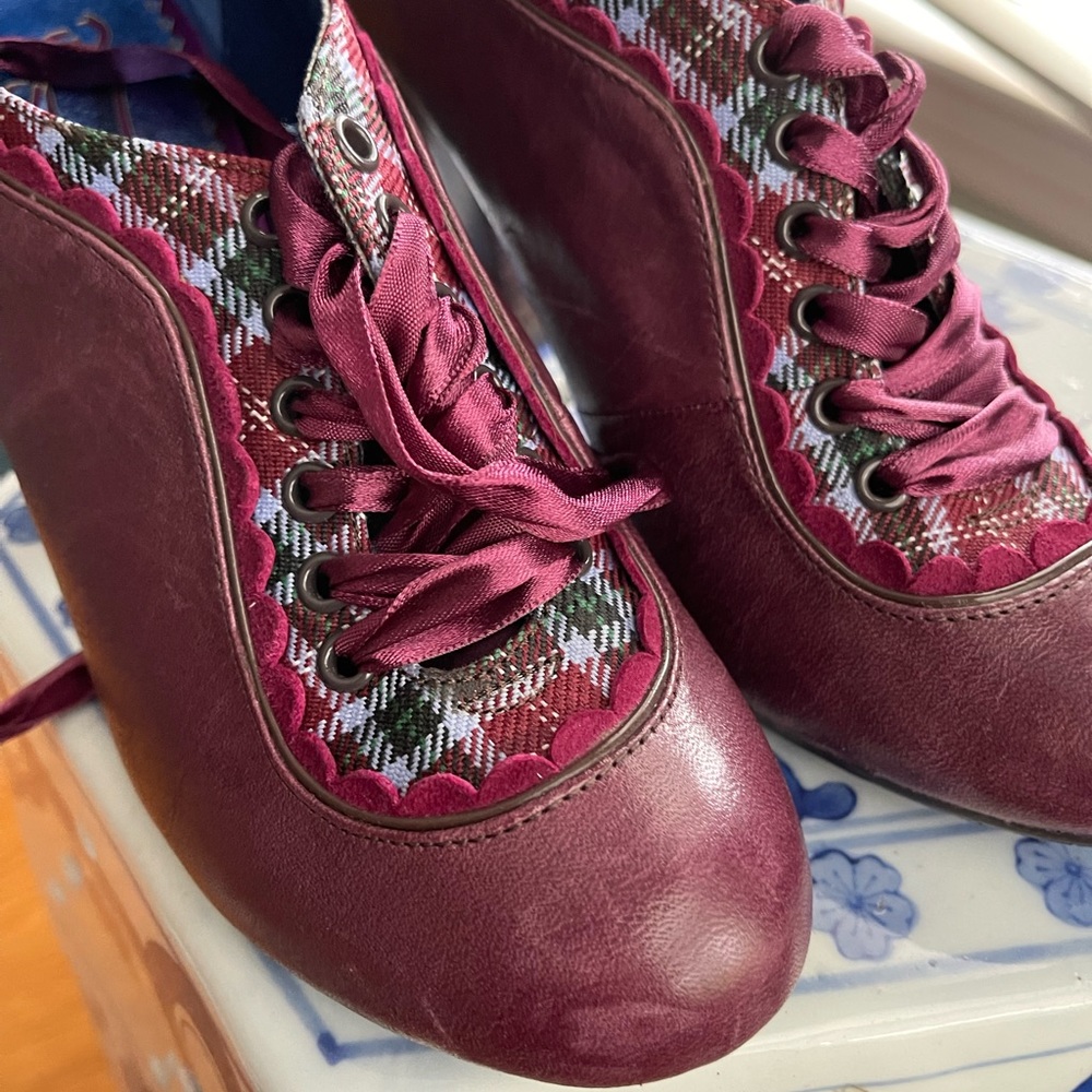 Cute Poetic License Oxford pump booties